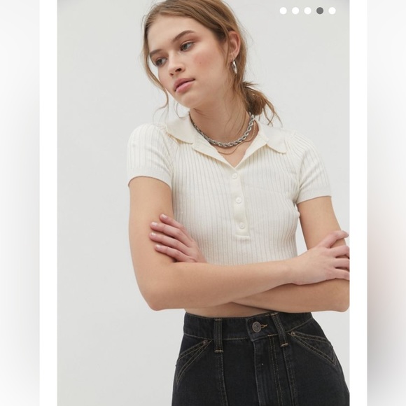 Cropped Collared Sweater - Picture 2 of 10